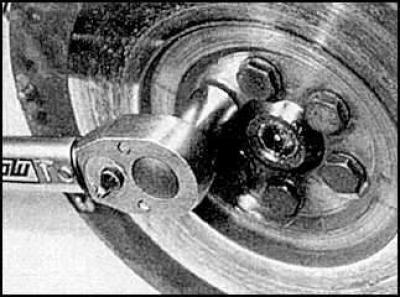 2. Zainstaluj dysk napędowy (a = 27 mm±1 mm).