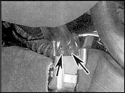 5. Remove the ignition switch trim panel.