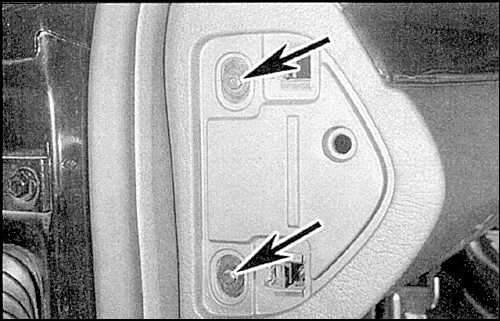 10. On models with an air bag module, tighten the additional mounting nut.