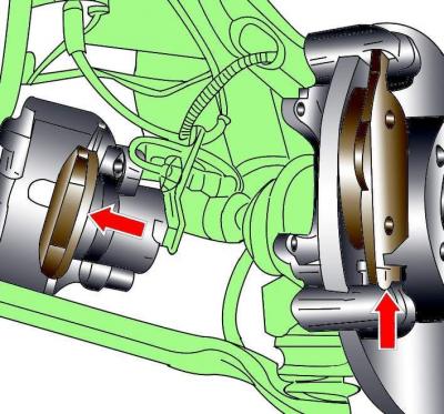 Внешние тормозные колодки крепятся липким слоем на опорной плите.