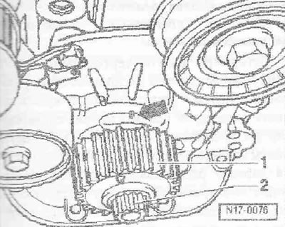 Проверете положението на TDC на разпределителния вал: сплесканият зъб на зъбното колело «1» на…