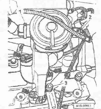 Затегнете винтовете със стрелки с въртящ момент от 10 Nm. Затегнете болта «3» за скобата до 20 Nm.