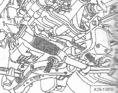Развийте резбовите връзки и отстранете главния катализатор и резонатора. Монтаж в обратен ред.