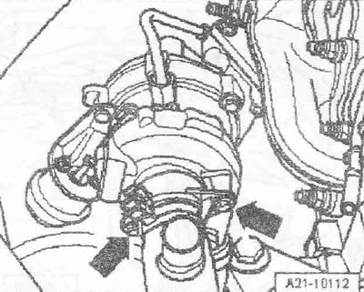 Развийте болтовете «2» на скобата на предкатализатора. поз. «1» не се взема предвид.