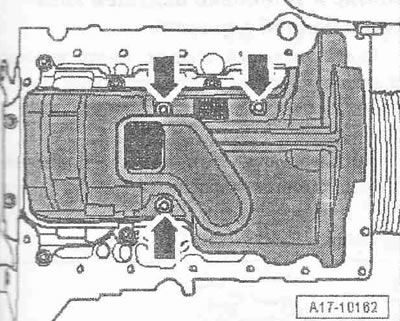 Push v reťazci tensioner a spravit s «T10060 A» «šípky» lock. Odskrutkujte stredne ozubeného «1» od…