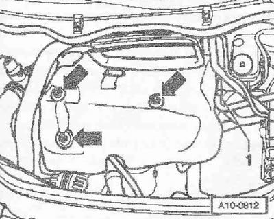 Използвайте отвертка, за да повдигнете капачките «3 и 4» на двете части на рамото на чистачките.…