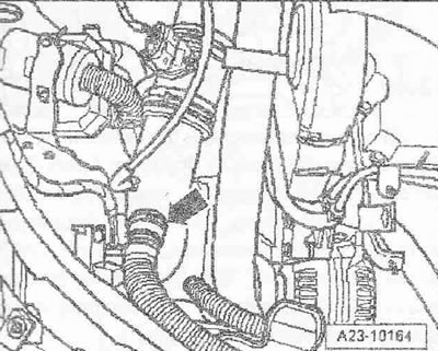 Отстранете резонатора от въздуховодната тръба «стрелка».