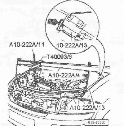 Затягащият болт в адаптера «T40093/6» трябва да се развие. Адаптерът «T40093/6» се монтира така, че…