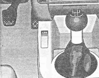 Измерва странично ускорение.