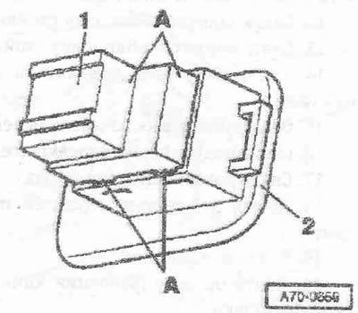 Отстранете тапицерията на вратата. Свалете панела на превключвателя на прозореца. Издърпайте…