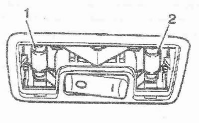 Vytiahnite žiarovku «1» alebo «2» (12 V, 6 W) zo zásuvky.