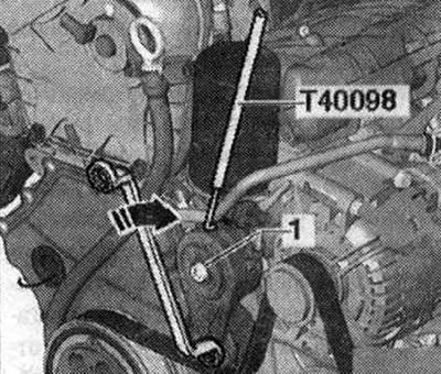 Для паслаблення паліклінавага рамяня павярнуць нацягвальнік «у напрамку стрэлкі». Замацаваць…