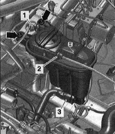 Вызваліць эл. кабелі да блока кіравання вентылятара радыятара. Зняць шлангі ОЖ, для гэтага…
