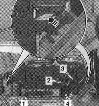 Пры наяўнасці, адлучыць эл. раз'ём «2». Адлучыць штэкерныя раздымы «4» і адкруціць электраправодку…