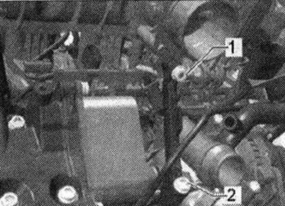 За по-добро разбиране позицията на монтаж е показана при свален двигател. Отстранете…