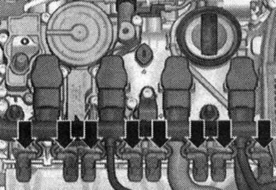 Отстранете болтовете от съединителния блок на запалителната бобина. Премахване на имейл. конектори…