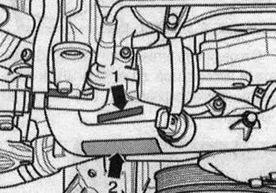 Číslo motora bude viditeľné až po odstránení krytu motora. priehradka. Číslo motora («písmené…