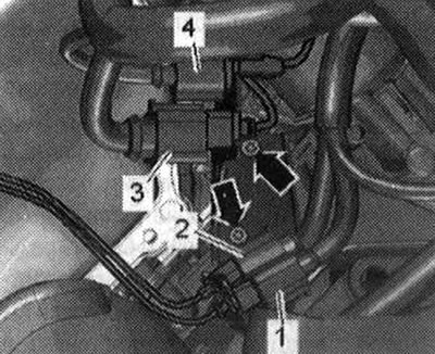 Kontrolný bod bol odstránený. Odpojte batériu. Odstráňte poháňaný disk. Odstráňte ochranné kryty…