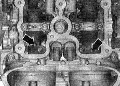 Това улеснява завинтването на фиксиращия болт «T40069». Маркировката върху виброгасителя е само…