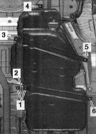 Odskrutkujte skrutky «1» a odstráňte držiak «2» výfukového systému. Odskrutkujte skrutky «3...6».