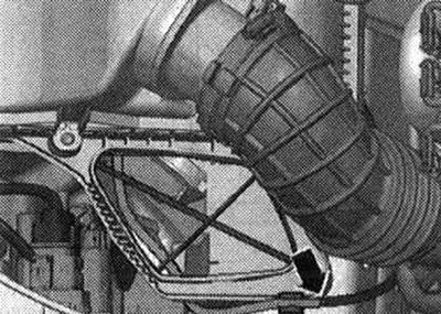 Изключете вакуумния маркуч «стрелка» (ако е инсталиран).