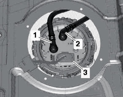 10.6 Прикључци на десном модулу за довод горива (са вертикалним филтером).