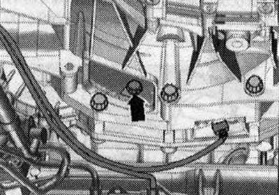 Pripojte modul spojky k hnanému kotúču nasledovne. Ručne zaskrutkujte prvú skrutku «šípka» (2 Nm).…