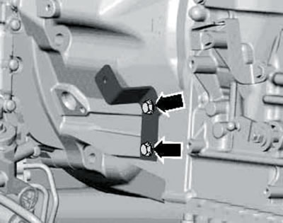 4.11. Fastening the catalytic converter bracket.