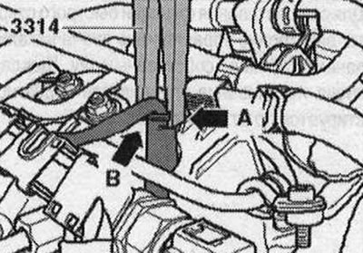 Изключете запалването. Свалете капака на двигателя. Почистете канала на подгревната свещ в главата…