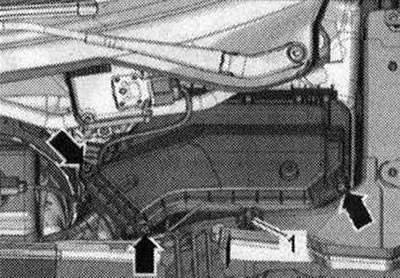 Вземете под внимание инструкциите за демонтаж и монтаж на главния и подчинения цилиндър на…