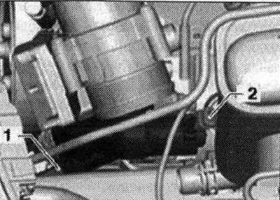 Уверете се, че смукателният маркуч е добре закрепен (усукване/огъване). Завъртете главината на…