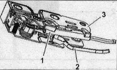 Inštalácia oplášteného kábla do zámku kapoty