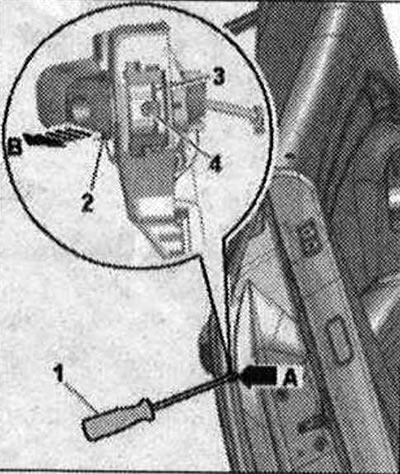 Ak cylindrickú vložku nemožno vybrať, vložte kľúč zapaľovania do cylindrickej vložky a miernym…