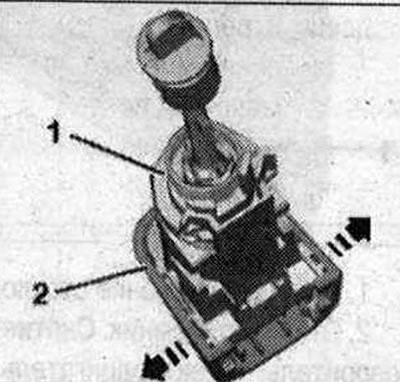 Odstráňte cylindrickú vložku zámku. Uvoľnite upevňovacie konzoly «šípky» a odstráňte uzáver «2» z…