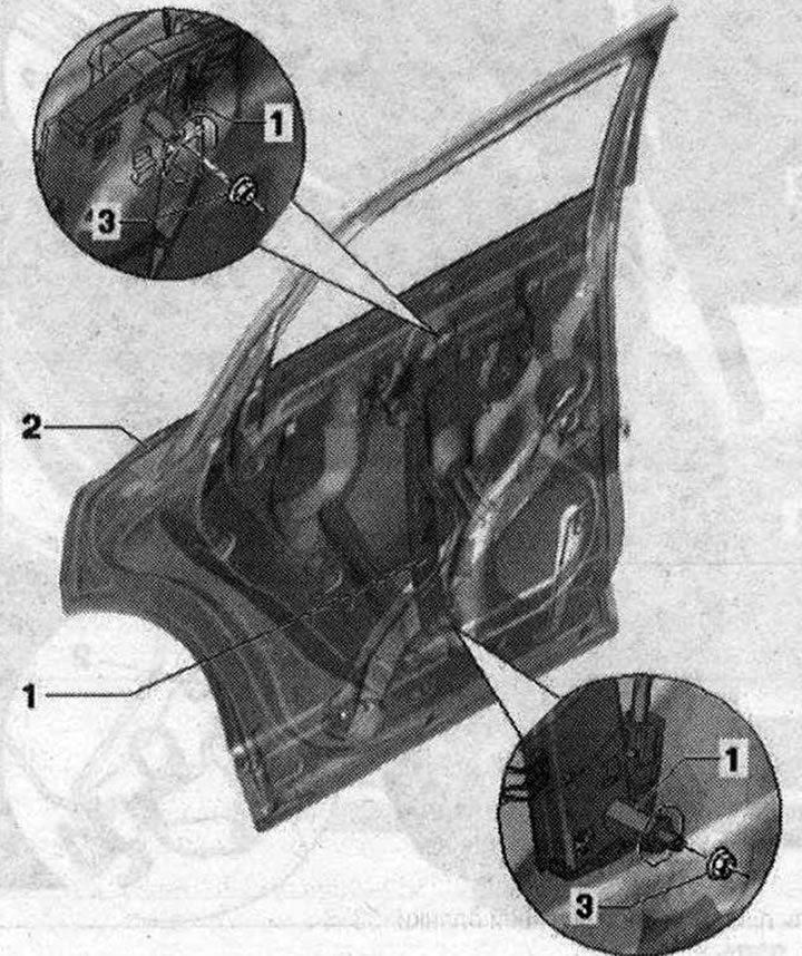 Сваляне на стъклоповдигача 1. Стъклоповдигач. Демонтаж: Демонтирана е тапицерията на вратата.…