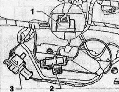 Камера заднего вида «R189» установлена в ручке крышки багажника и жёстко соединена с ней. Для…