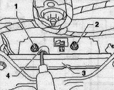 Выкрутить гайки «1» и «2». Извлечь ручку «4» с камерой заднего вида «R189» из крепления «3» крышки…