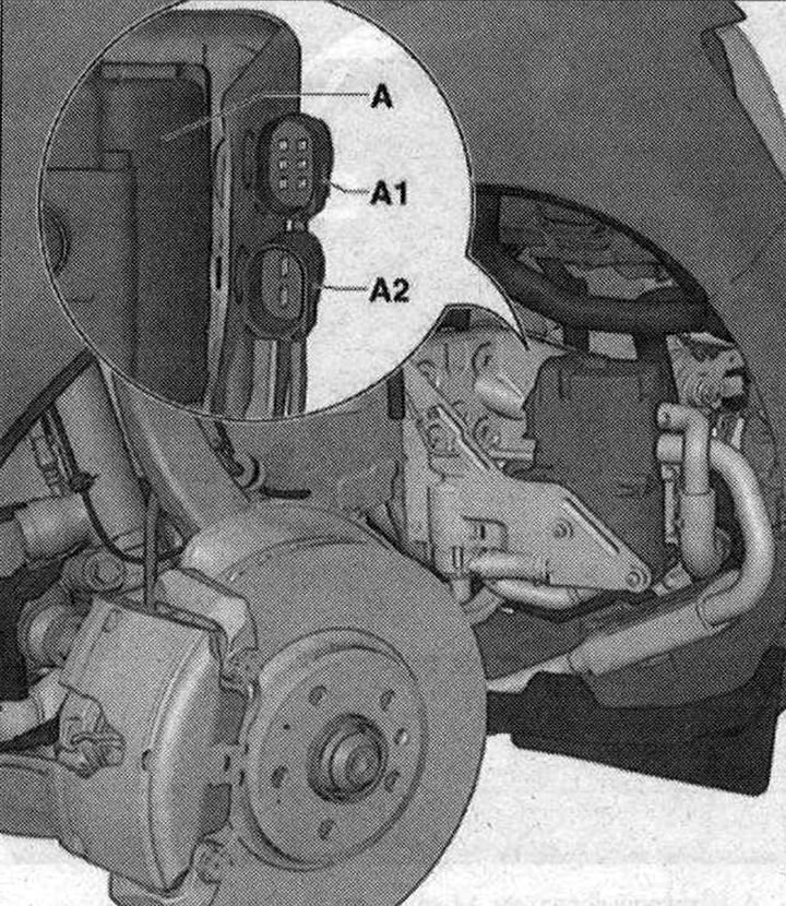 Място на монтаж: Зад обшивката на арката на дясното колело.