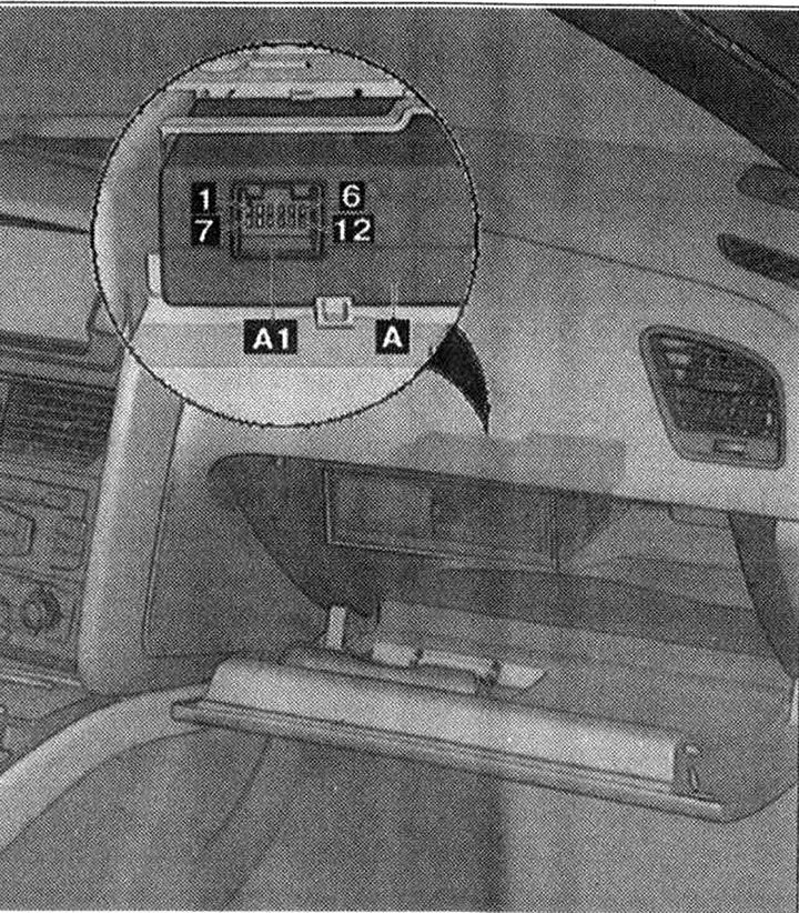 Място за монтаж: В жабката. Само за автомобили с интерфейс Audi Music (AMI - MOST).