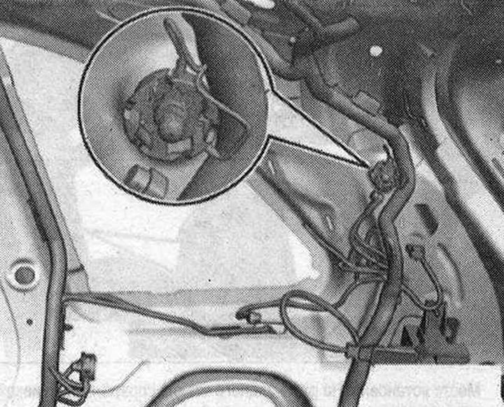 654. Точка за заземяване на дясната D-колона