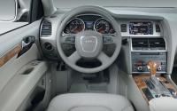 Audi Q7 2005 година, табло