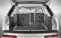 Audi Q7 2015 year, trunk